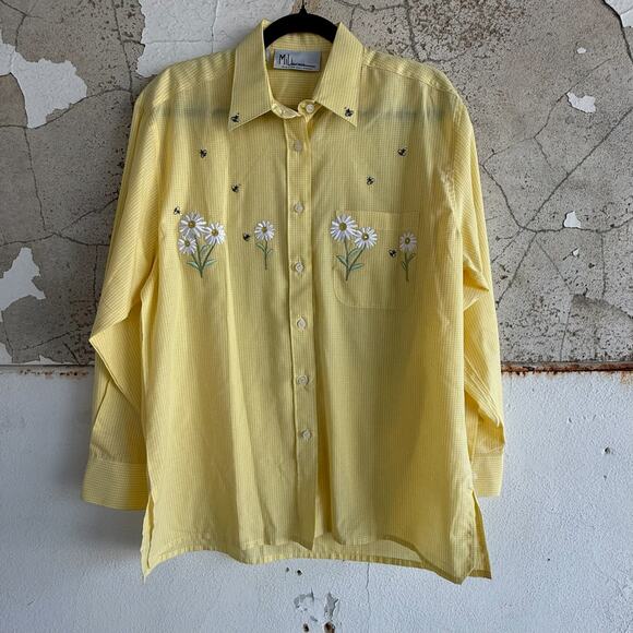 Gingham Top Butter Yellow Embroidered Daisies Bees Button Down Shirt Gardencore - Picture 1 of 7